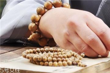 金丝楠木手串能沾水吗 保养措施要深知 金丝楠木手串能沾水吗 保养措施要深知