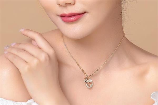 施华洛世奇小蜜蜂项链多长 小蜜蜂项链长度