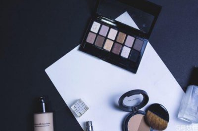 ​一般化妆品的使用顺序 化妆品保质期长吗