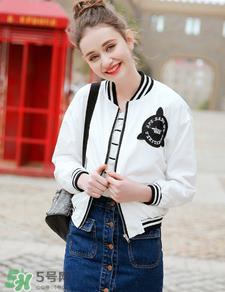 4月份去丽江穿什么？四月份去丽江穿什么衣服？