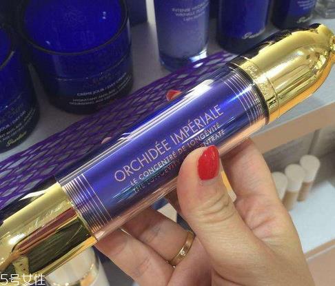 精华液二十岁能用吗？适合二十岁用的精华液