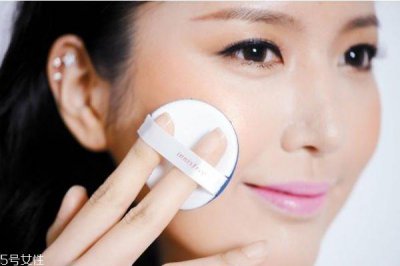 ​气垫bb霜怎么用不浮粉 气垫是擦还是拍