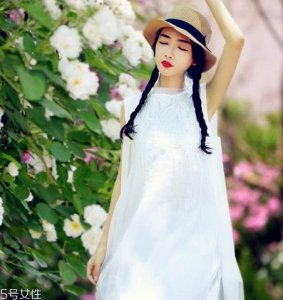 ​棉麻长裙子怎么搭配？文艺妹纸都这样穿