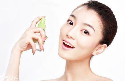 防晒乳和防晒喷雾哪个好 防晒乳和防晒喷雾可搭配使用