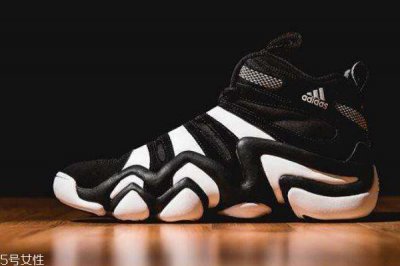 ​篮球鞋适合打羽毛球吗 要选对款式