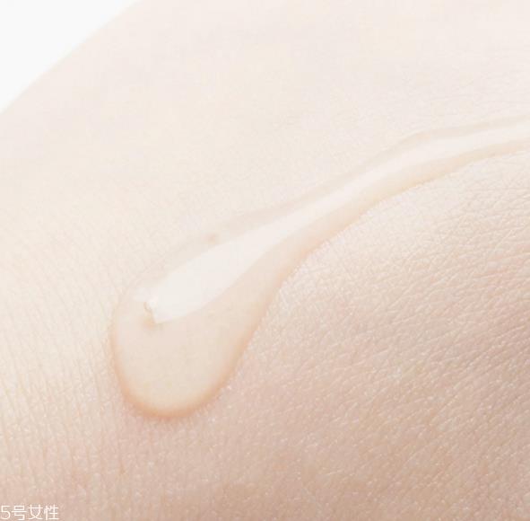 欧莱雅膨膨水是精华吗 欧莱雅玻尿酸膨膨水测评