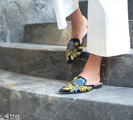 alberta ferretti是几线品牌？刷遍ins的网红拖鞋