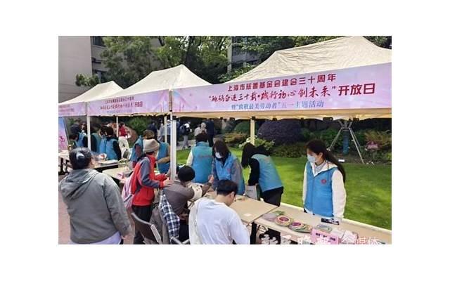 致敬老员工的短语(致敬老员工的短语怎么说)