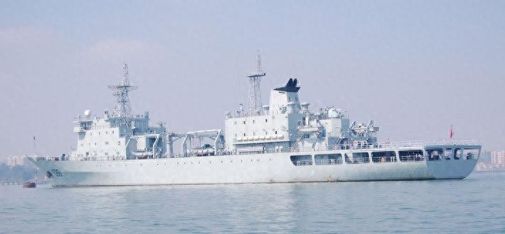 中国海军六大补给舰