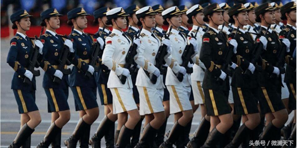 中国美女军官，看看漂亮吗？