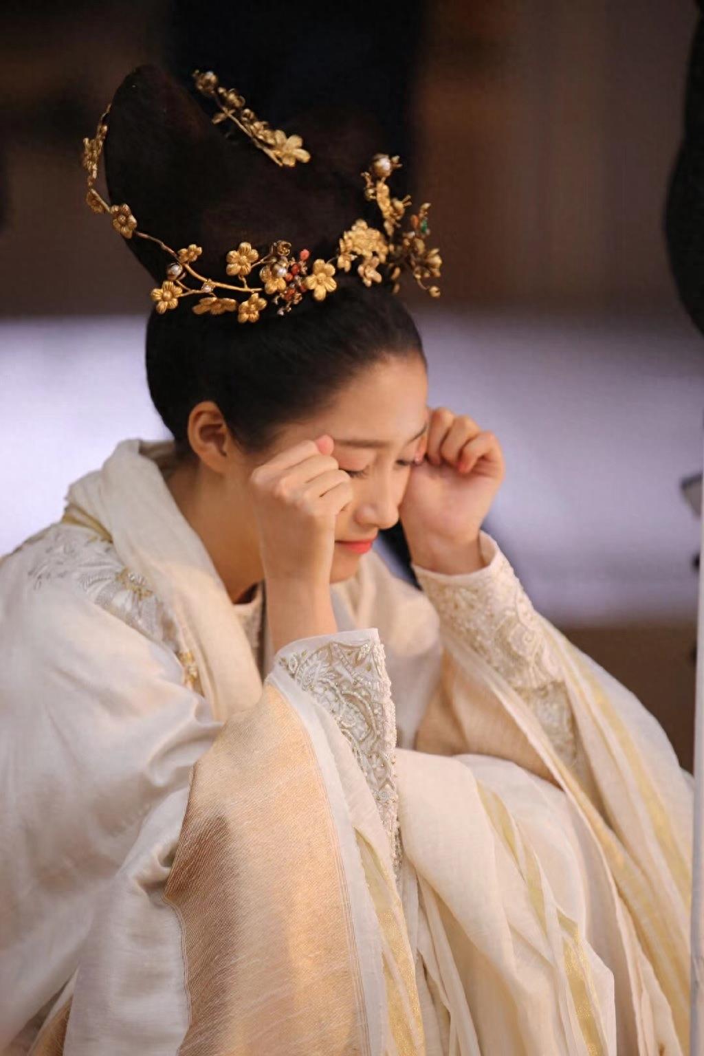 关晓彤《凤囚凰》古装多造型剧照