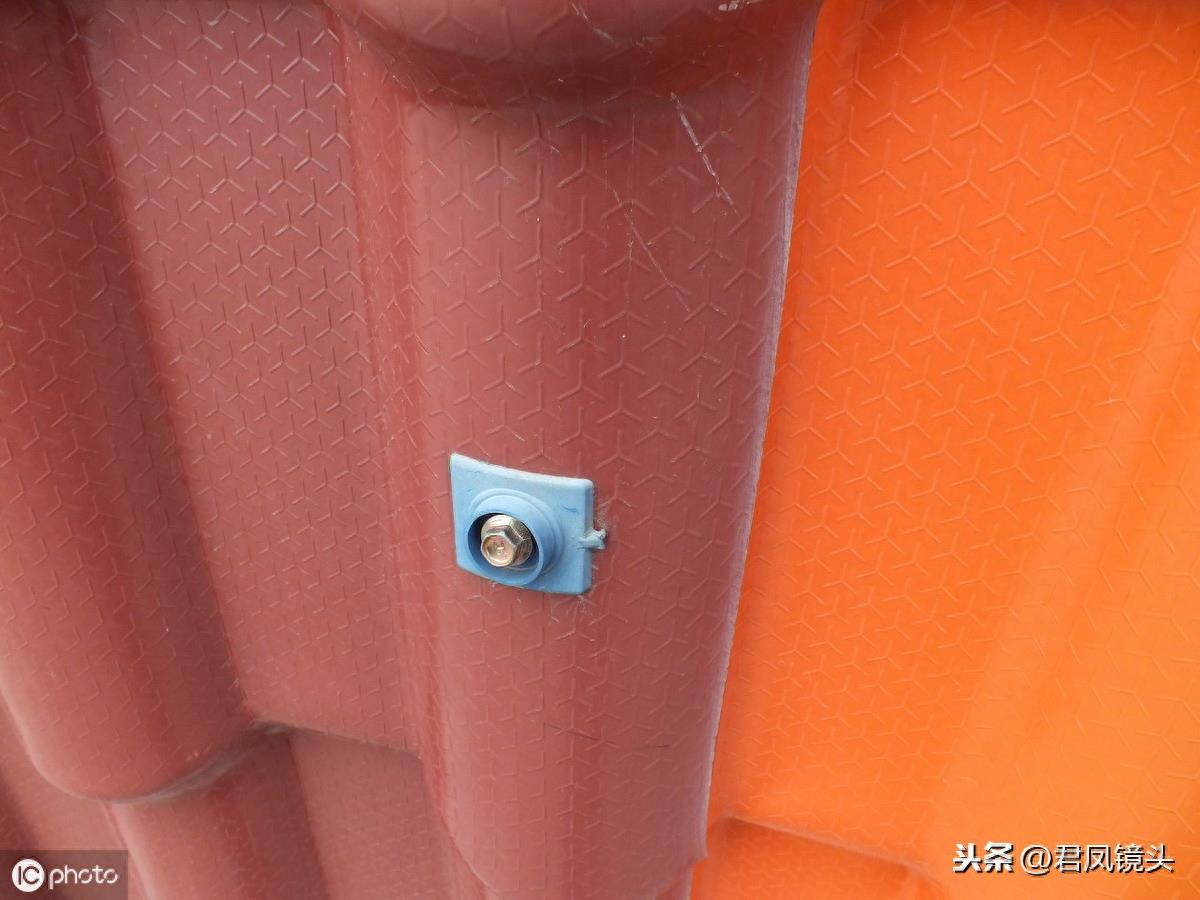 湖北宜昌：商家售卖秸秆纤维瓦 售价58-78元/m2 秸秆变废为宝