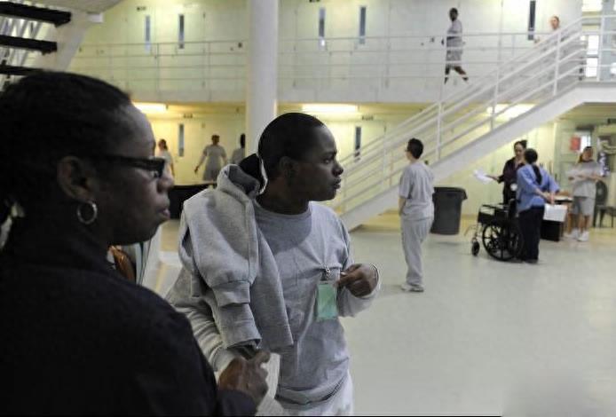 美国女子监狱真实生活纪实