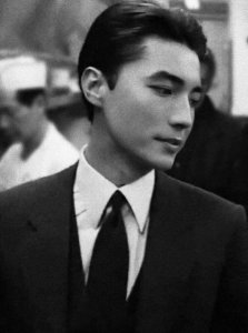 ​上海滩拆白党：以色骗财，成员都是美男，无数富婆深陷其中