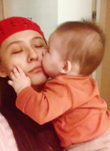 ​34岁热依扎隐婚产女！晒合影宝宝似混血，带娃拍戏让全剧组照顾