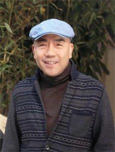 ​60岁杨议被曝出轨小24岁的化妆师，有一2岁私生子，杨议晒照回应