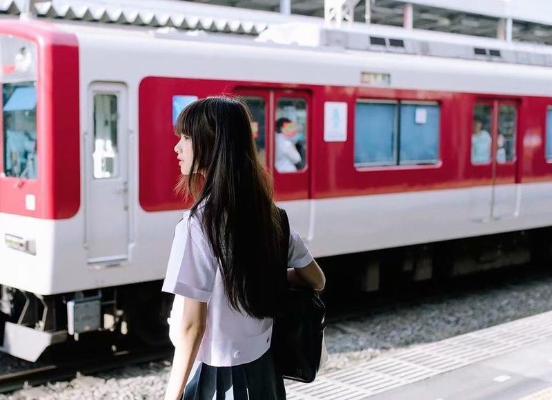 单纯有智慧的女生