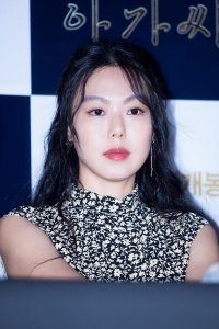 ​金敏喜：号称“男神收割机”，却爱上大22岁的已婚导演，名声尽毁