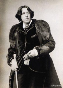 ​奥斯卡·王尔德：机智言辞、幽默作品和多才多艺的文学大师