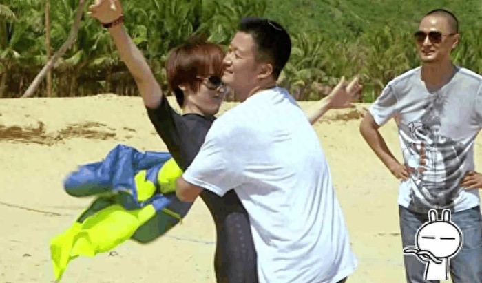 95后小生屈楚萧是怎么凉的（屈楚萧事件是怎么回事）-