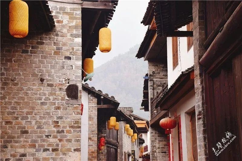 夏天最适合旅游的地方（12个夏天最值得去的地方推荐）-