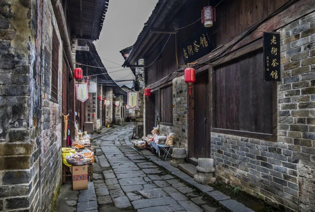 夏天最适合旅游的地方（12个夏天最值得去的地方推荐）-