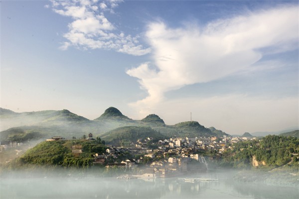 夏天最适合旅游的地方（12个夏天最值得去的地方推荐）-