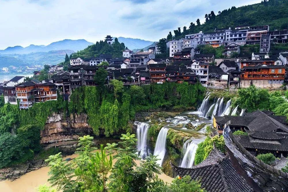 夏天最适合旅游的地方（12个夏天最值得去的地方推荐）-