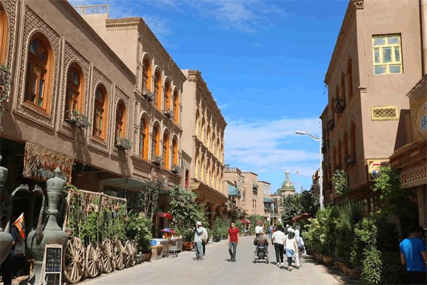 夏天最适合旅游的地方（12个夏天最值得去的地方推荐）-