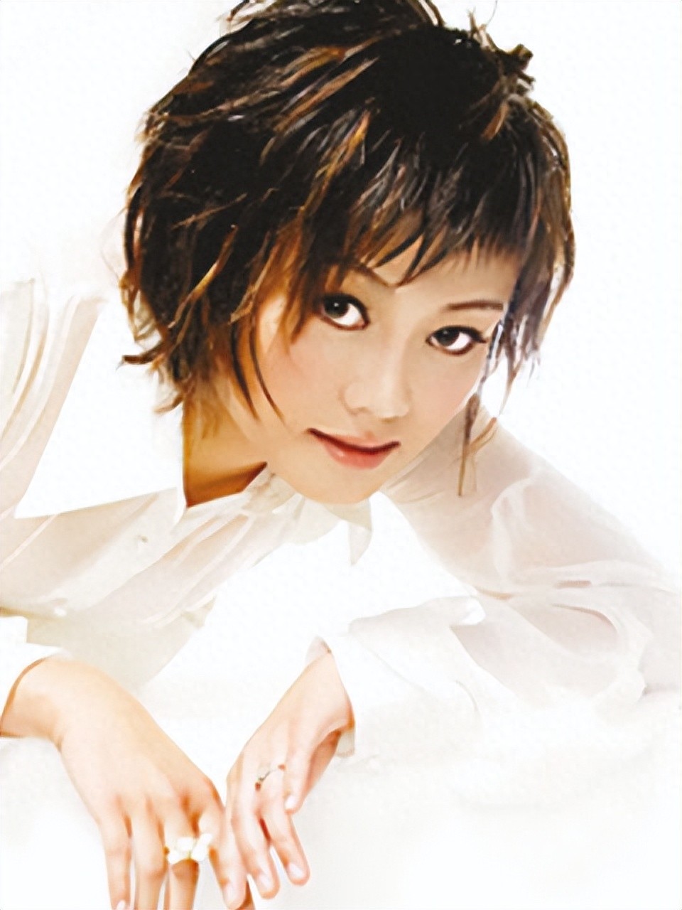 歌手何静现状及个人简历（何静的人生经历及两段婚姻）-