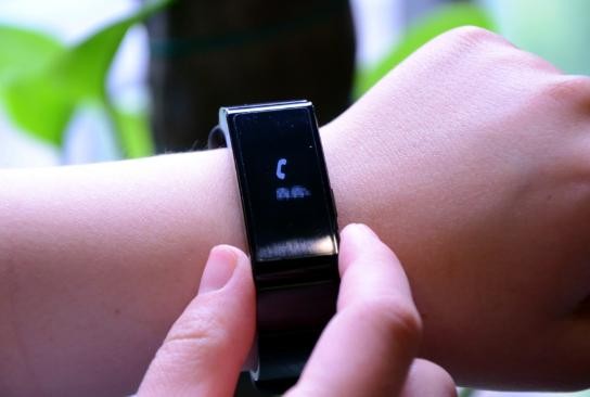 华为手环b2隐藏功能（哪面都有范儿的智能手环）(26)
