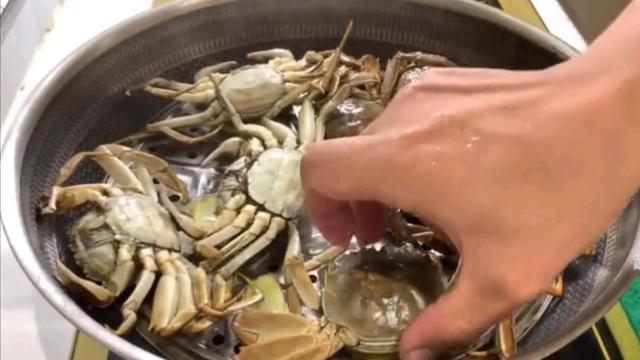 蒸螃蟹需要冷水下锅还是热水下锅（蒸螃蟹冷水下锅）(10)