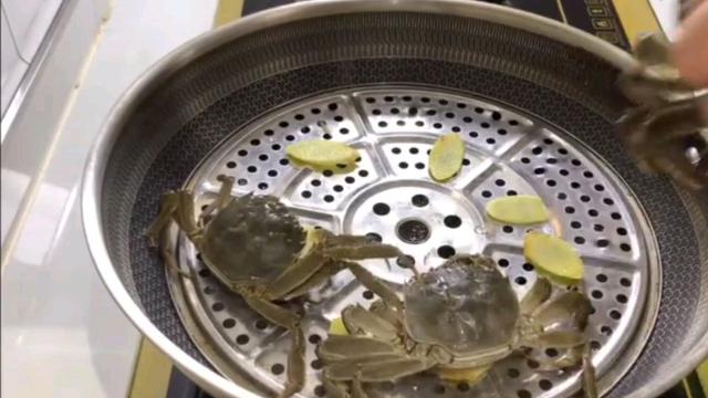 蒸螃蟹需要冷水下锅还是热水下锅（蒸螃蟹冷水下锅）(8)