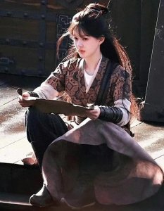 ​工作室回应赵露思妆容造型争议