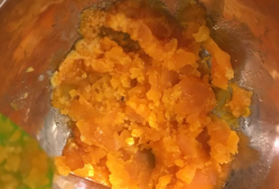 咸蛋黄怎么弄碎,包粽子的咸蛋黄需要怎么处理图6