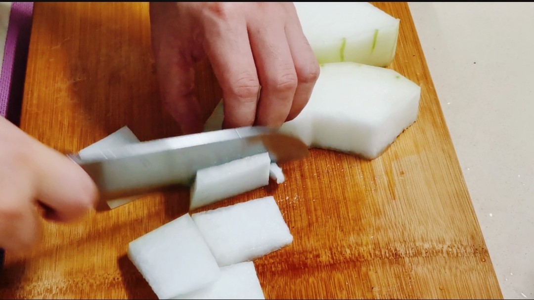 咸肉冬瓜汤怎么做（咸肉冬瓜汤的美食教程）