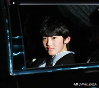 ​纪子妃爱用手语和儿子交流，悠仁亲王使用助听器才能改善听力？