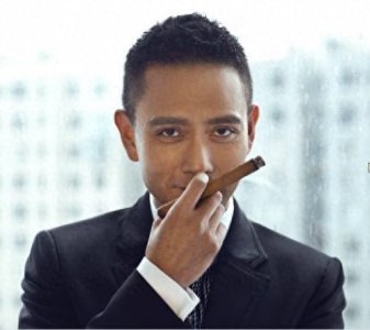 ​曾打败张国荣成金马影帝，却为救小女孩被烧毁容！