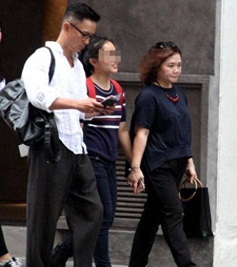 曾打败张国荣成金马影帝，却为救小女孩被烧毁容！