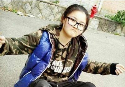 ​最惨星二代买宝瑶：先是父母离异，后被继母打碎演员梦，如今么样