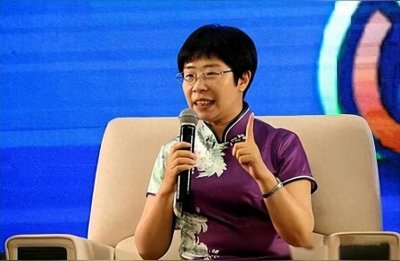 ​母胎单身，北大才女蒙曼48岁仍未婚，自曝心上人名字使全场笑喷！