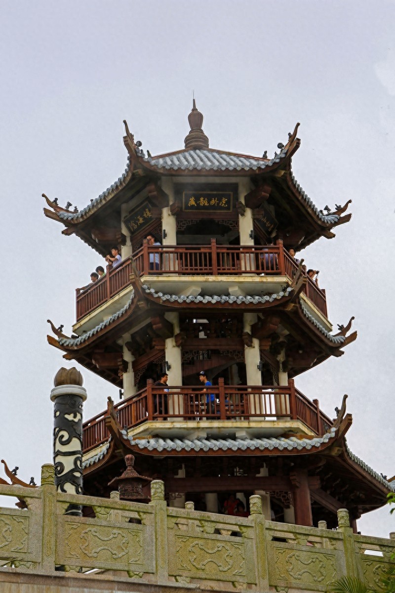 亚龙湾热带天堂森林公园，海南省第一座滨海山地生态观光森林公园