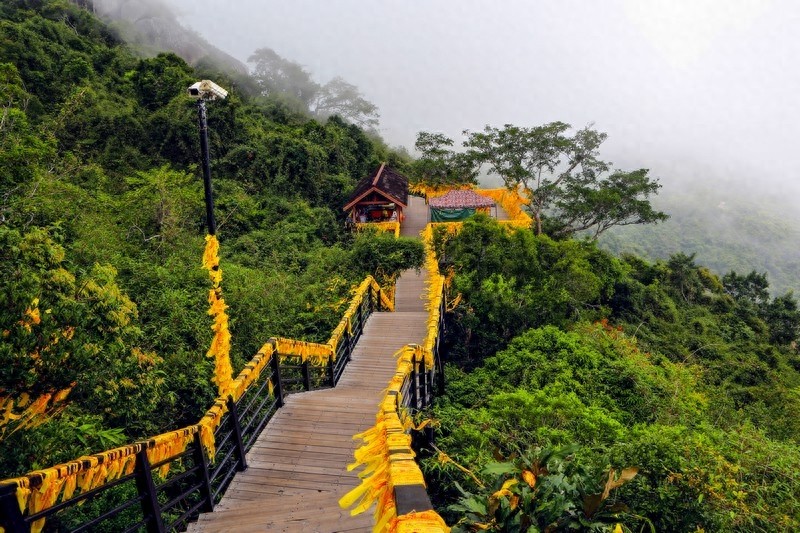 亚龙湾热带天堂森林公园，海南省第一座滨海山地生态观光森林公园