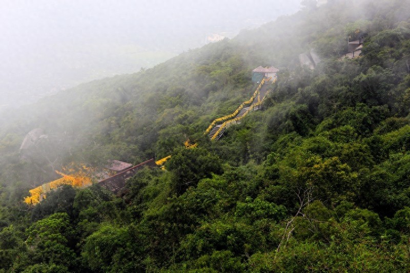 亚龙湾热带天堂森林公园，海南省第一座滨海山地生态观光森林公园