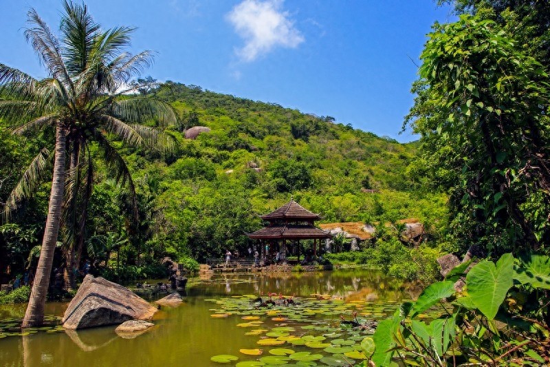 亚龙湾热带天堂森林公园，海南省第一座滨海山地生态观光森林公园