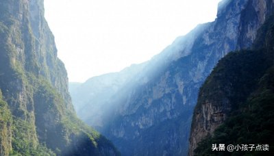 ​发怔造句和解释_发怔的例句有哪些 - 小孩子点读