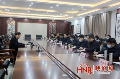 ​驻马店市副市长贾迎战到驻马店技师学院讲授思政课