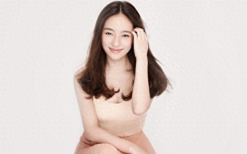 焦俊艳，1987年5月6日出生于安徽省马鞍山市