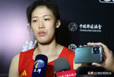 ​突发！曝李盈莹正式提交退役申请，中国女排遭重创，她才年仅24岁