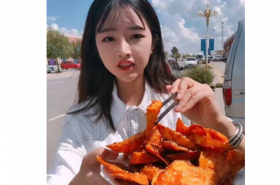 ​次惑小仙女怎么了 次惑小仙女直播控诉父母逼婚